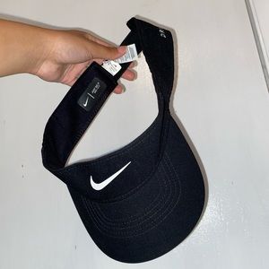 Black NIKE visor